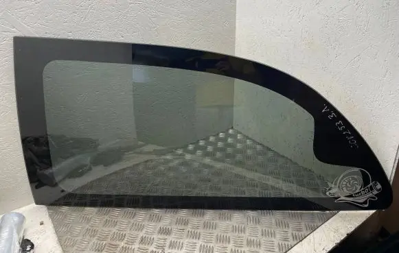 Chrysler Grand Voyager IV Rear side window