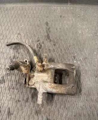 Skoda Superb B6 (3T) Rear brake caliper