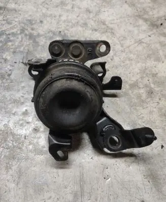 Toyota Corolla E120 E130 Engine mount bracket