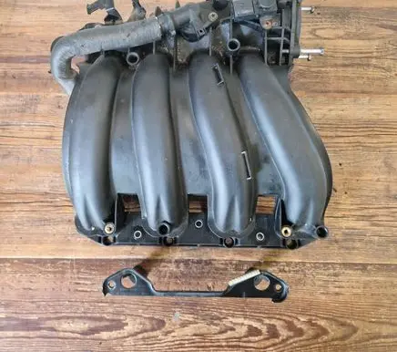 BMW 3 E90 E91 Intake manifold 11617522938 7522938 7520343