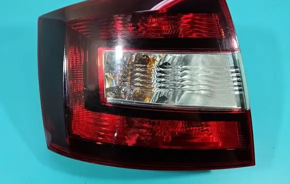 Skoda Rapid (NH) Rear/tail lights 5JJ945311 IMPRK1608915
