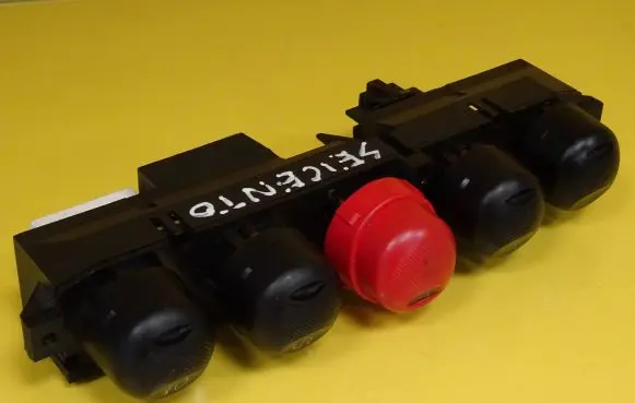 Fiat Seicento/600 Hazard light switch B569