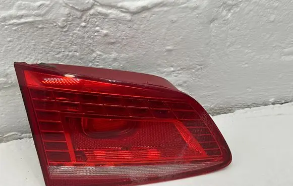 Volkswagen PASSAT B7 Tailgate rear/tail lights