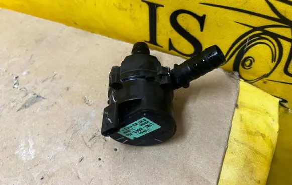 Ford Explorer VI Water pump L1M318D473PAD
