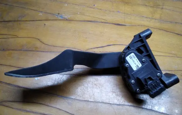 Opel Zafira A Accelerator throttle pedal 9202341BT 9202341 6PV00811400