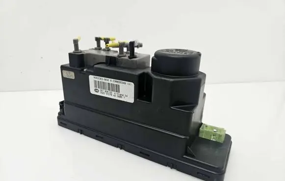 Mercedes-Benz E W210 Central locking vacuum pump 2088000348
