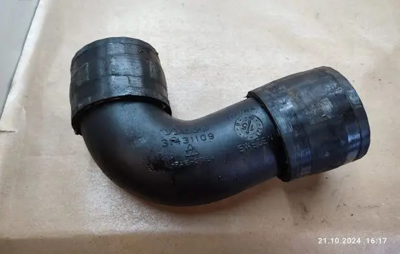 Volvo XC60 Air intake hose/pipe 31431109