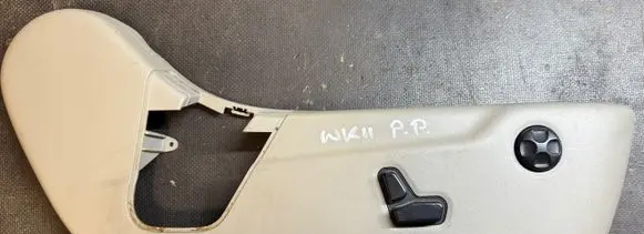 Jeep Grand Cherokee Seat control switch