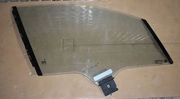 Porsche Panamera (971) Sliding door window/glass 