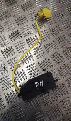 Passenger airbag on/off switch