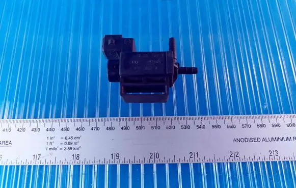 Volkswagen Golf IV Turbo solenoid valve 037906283A
