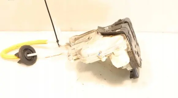 Audi A3 S3 8P Front door lock