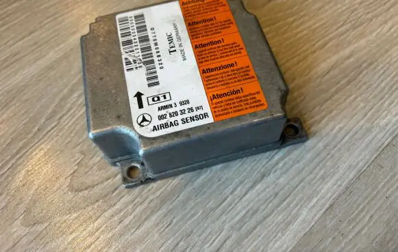Mercedes-Benz E W210 Airbag control unit/module 0028203226 A0028203226