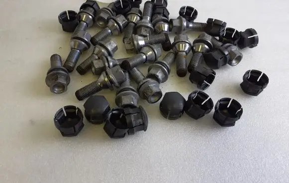 Volvo XC40 Wheel nut cap/cover 31660919 8888078647