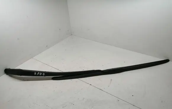 Toyota RAV 4 (XA40) Front wiper blade arm 8296