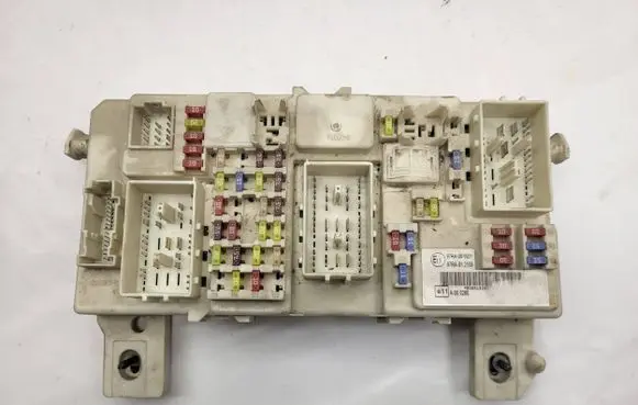 Ford C-MAX I Fuse module 8M5T14014