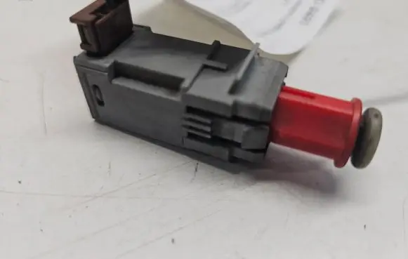 Opel Vectra C Clutch pedal sensor 09185907