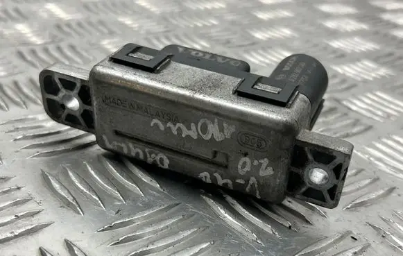 Volvo V40 Glow plug pre-heat relay 31431776