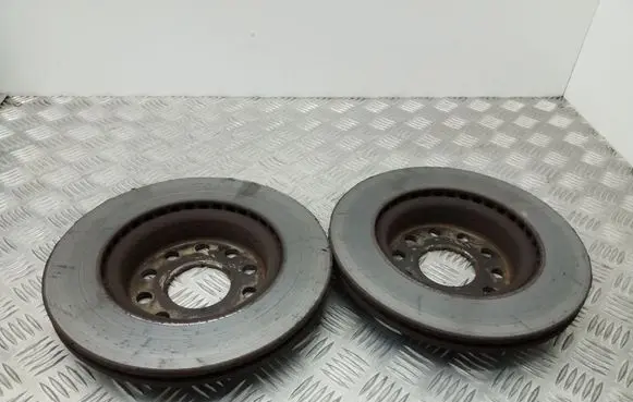 Volkswagen Golf VI Front brake disc