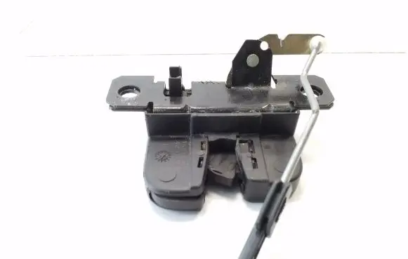 Volkswagen Touareg I Tailgate/trunk/boot lock/catch/latch 7L6827505