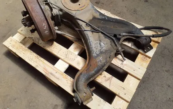 Rear wheel hub spindle/knuckle