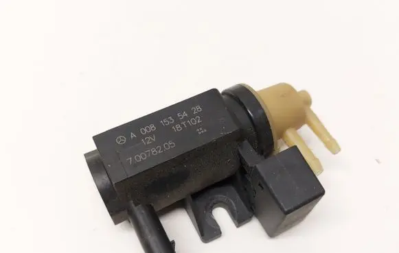 Mercedes-Benz CLA C117 X117 W117 Turbo solenoid valve A0081535428