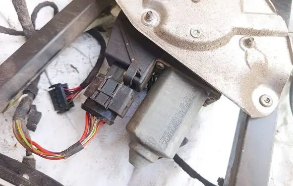 Audi A6 S6 C5 4B Rear door window regulator motor 4B0959802B