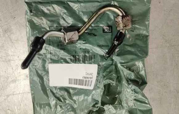Jaguar F-Pace Fuel injector supply line/pipe JDE36503
