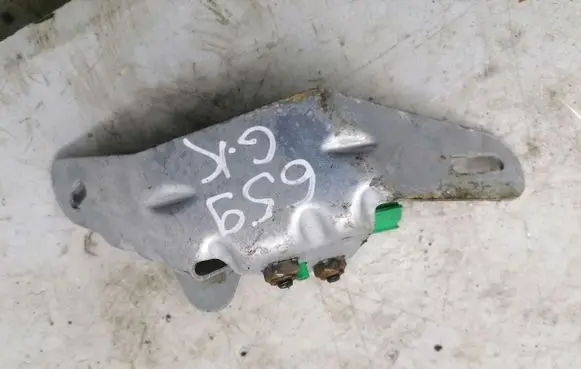Volkswagen Golf V Airbag deployment crash/impact sensor
