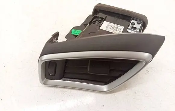 Nissan Qashqai Dash center air vent grill 687614EA0A