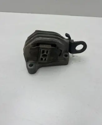Volvo S60 Engine mount bracket 30776354 326D20E