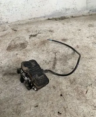 Volkswagen Jetta VI Fuel tank cap lock 5c6810773b
