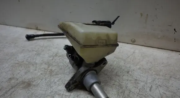 Citroen C4 I Picasso Master brake cylinder 9654002180