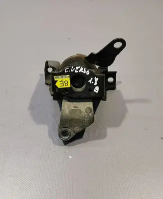 Toyota Corolla Verso AR10 Engine mount bracket