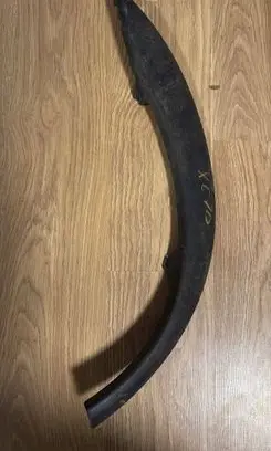 Rear fender molding trim
