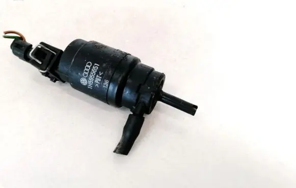Volkswagen PASSAT B4 Windscreen/windshield washer pump 1H5955651