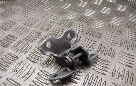 Toyota Prius (XW20) Rear door upper hinge