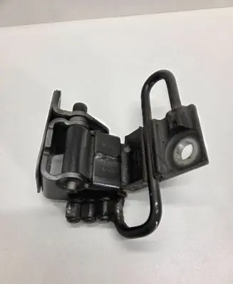 Audi A6 S6 C6 4F Front door lower hinge 8E0831412