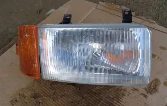 Volkswagen Transporter - Caravelle T4 Headlight/headlamp 02725903
