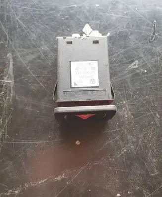 Volkswagen Golf IV Hazard light switch 1J0953235