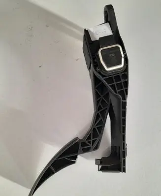 Mercedes-Benz ML W164 Accelerator throttle pedal A1643000004