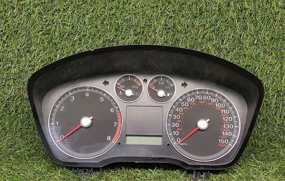 Ford Focus Speedometer (instrument cluster) 4M5T10849FR