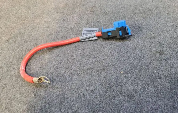 Positive cable (battery)