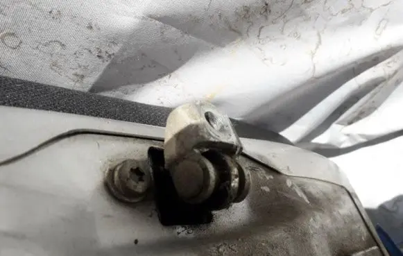 Opel Astra G Rear door check strap stopper