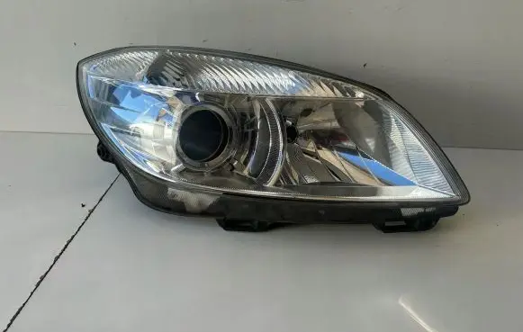 Skoda Fabia Mk2 (5J) Headlight/headlamp