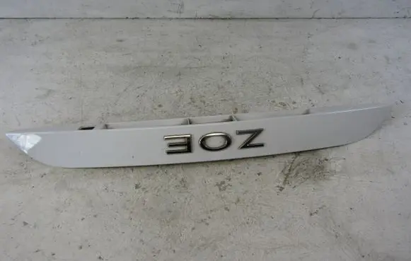 Renault Zoe Trunk door license plate light bar 848106861R