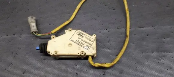 Ford Sierra Front door lock motor 88BBA220K78BB