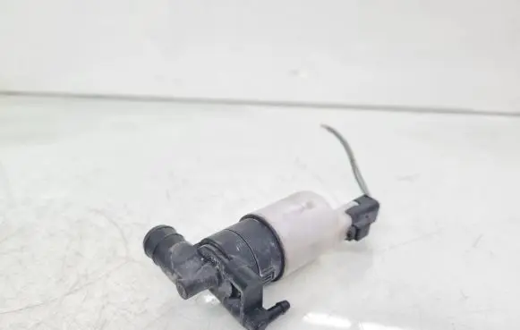Opel Vivaro Windscreen/windshield washer pump 987067344 V42080005