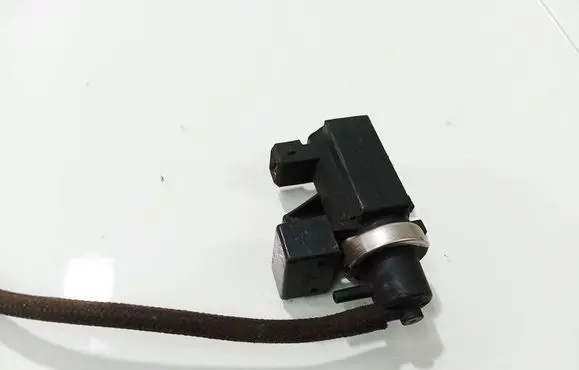 BMW 5 E60 E61 Turbo solenoid valve 72279600