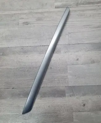 Mercedes-Benz ML AMG W164 Front door trim (molding) A1647300722